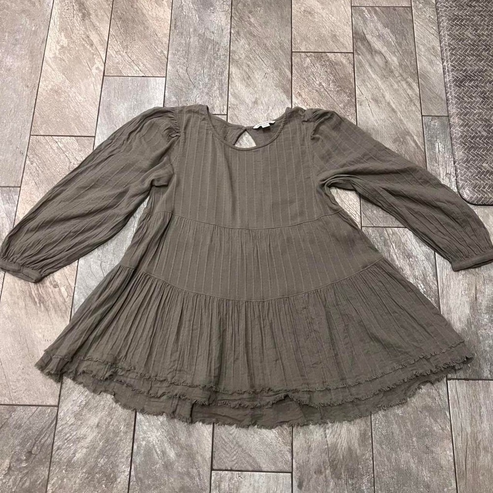 American Eagle Babydoll Long Sleeve Tiered Blouse Sage Green Women's Small